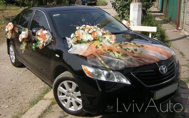 Аренда Toyota Camry 40 на свадьбу Львов