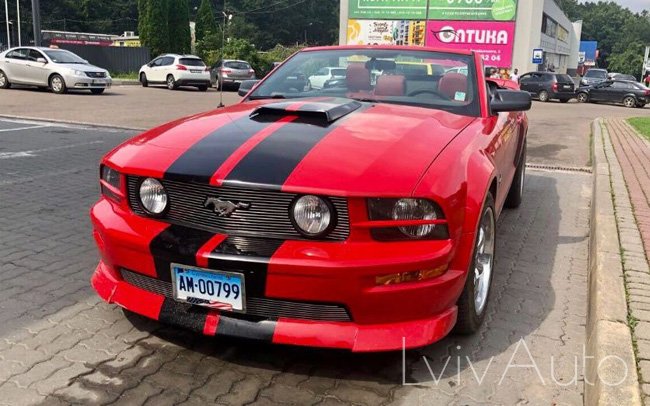 Кабріолет Ford Mustang GT V8